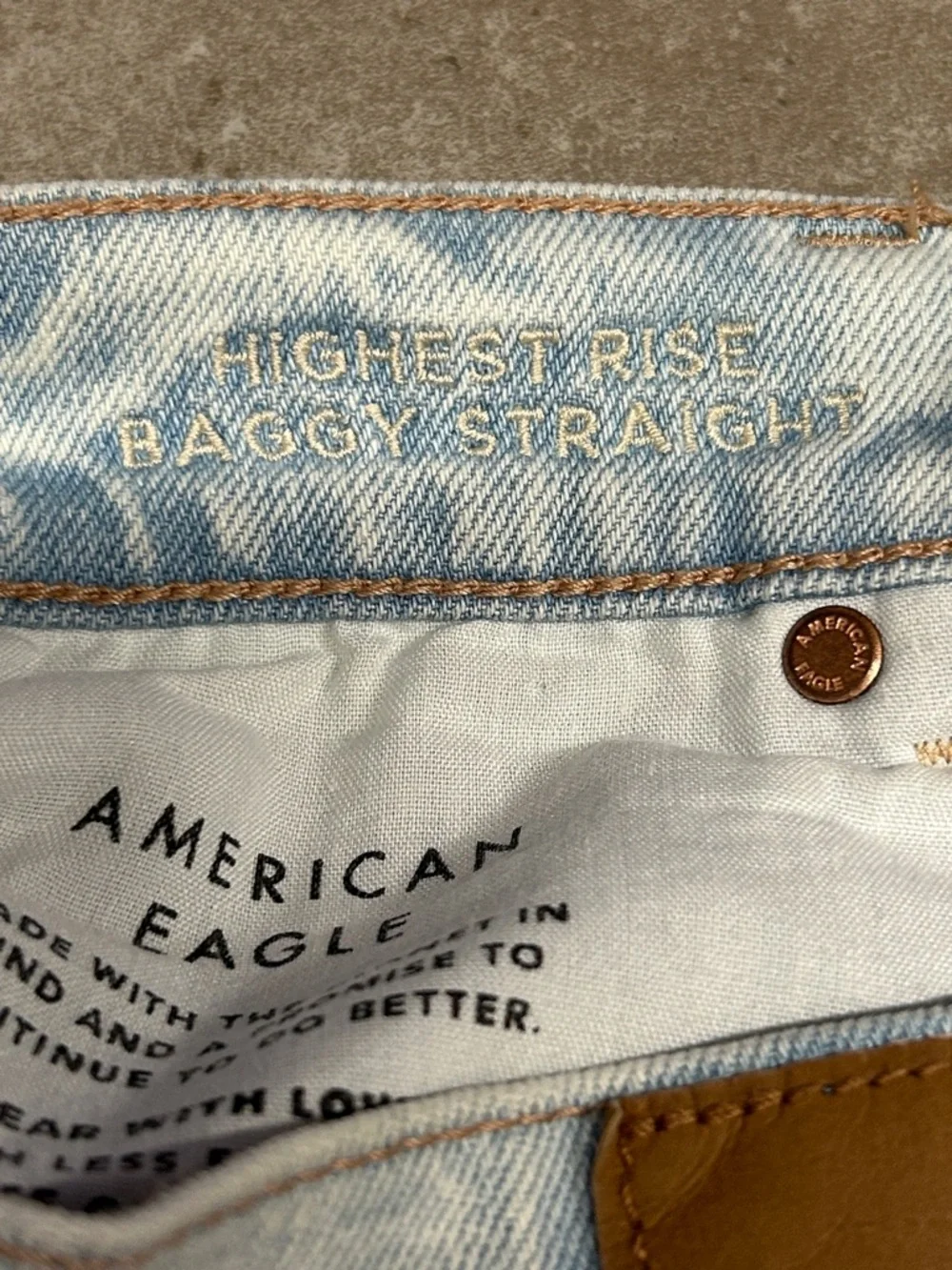 American Eagle Light Wash Highest Rise Baggy  Straight Jeans - Picture 4 of 8